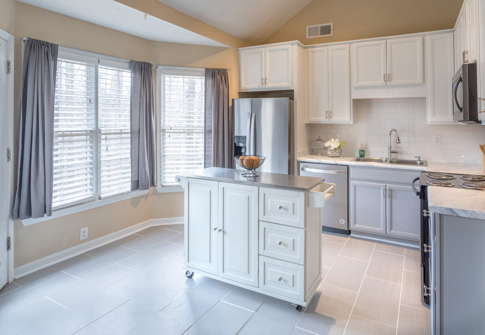 A kitchen Delight Modern Kitchen Atlanta by Manchester Design