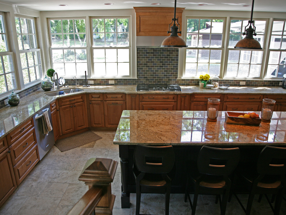 This is an example of a classic kitchen in Milwaukee.
