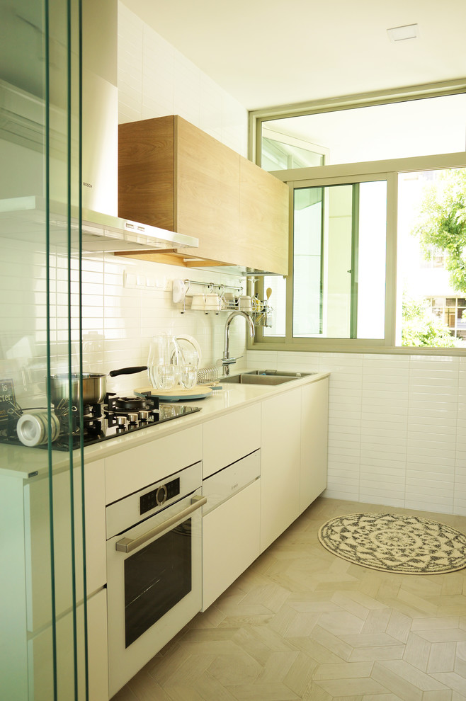 Inspiration for an eclectic kitchen remodel in Singapore