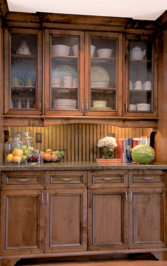 A new kitchen for an active family Traditional Kitchen San