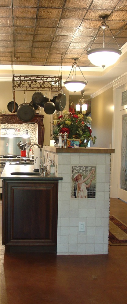 Example of an eclectic kitchen design in Dallas
