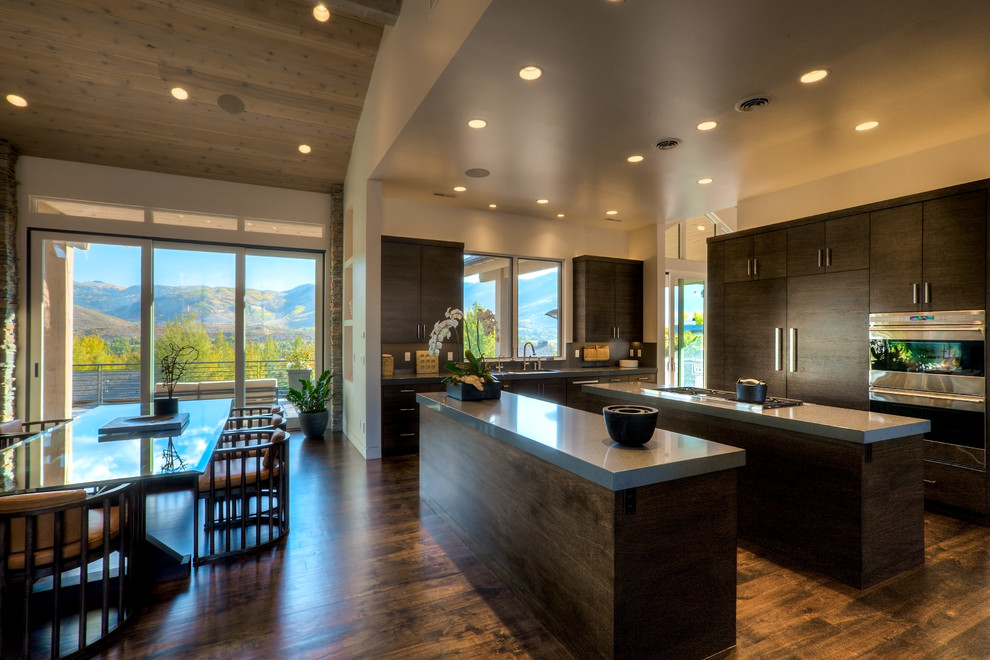 Example of a minimalist kitchen design in Salt Lake City