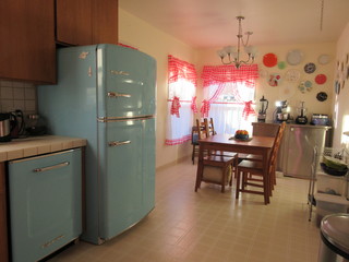 What's Old is New: Retro Kitchens With Big Chill - Thrift Diving Blog