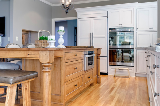 A Rustic Kitchen By Dave Fox Traditional Kitchen Columbus By