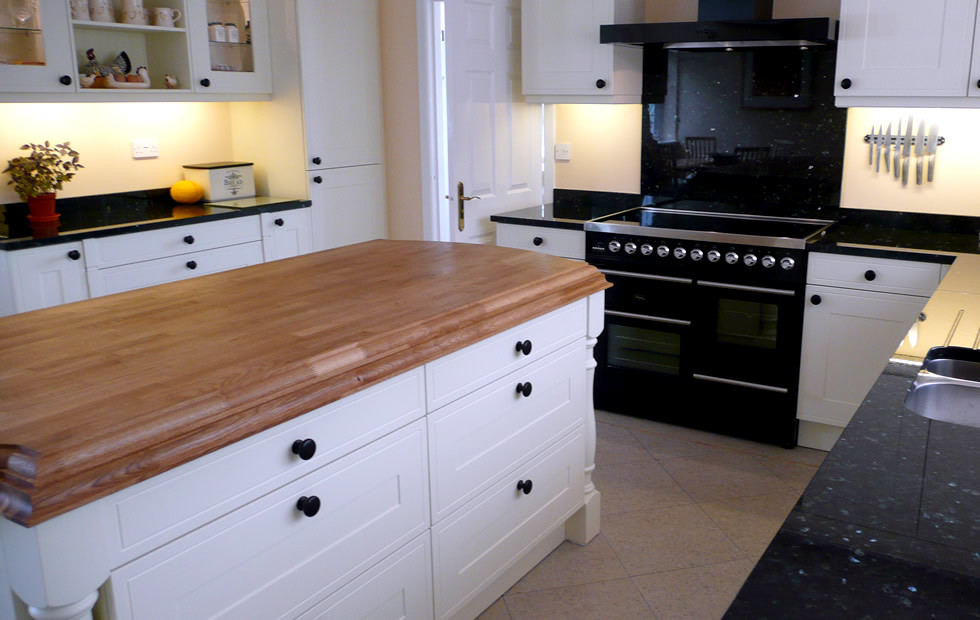 A simple, yet extremely effective, kitchen design in Reedley Modern