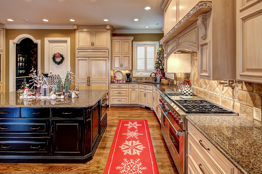 A Stately Manor in Harrods Glen Traditional Kitchen Louisville