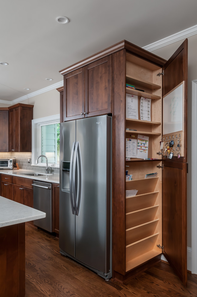 Inspiration for a timeless kitchen remodel in Atlanta