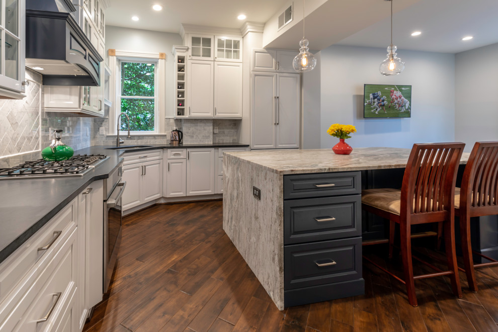 A Well Planned Kitchen for a Family with a Townhouse in ...