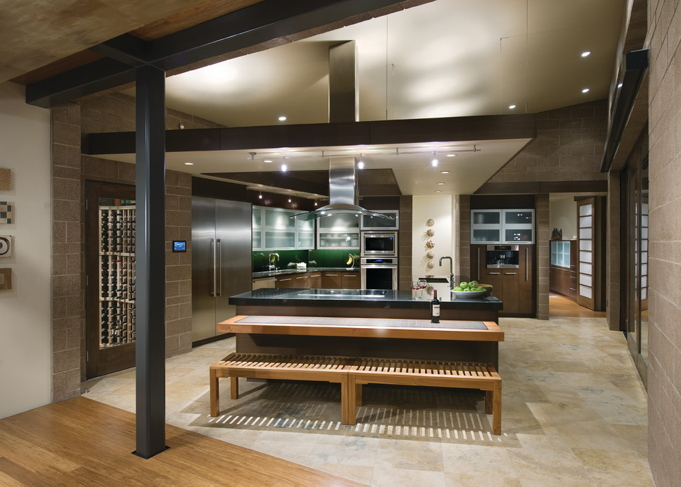 Moderne Küche mit Küchengeräten aus Edelstahl in Denver