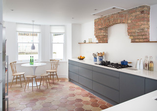 Cucina abitabile con pavimento in terracotta : Foto e Idee per  Ristrutturare e Arredare - Febbraio 2024