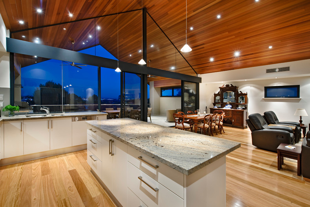 Inspiration for a modern kitchen remodel in Perth