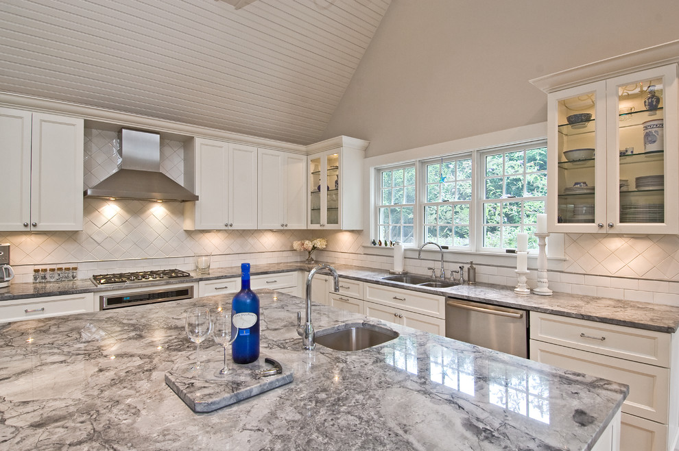 Amagansett Traditional Kitchen Traditional Kitchen New York by Hampton Design Houzz