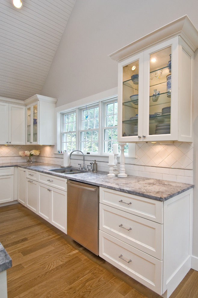Amagansett Traditional Kitchen Traditional Kitchen New York by Hampton Design Houzz
