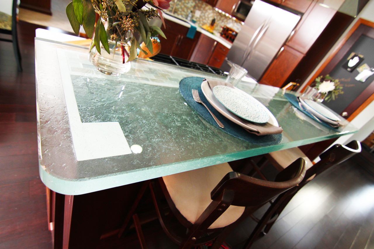 ThinkGlass Round Table Thermoformed glass table tops - Unique Furniture