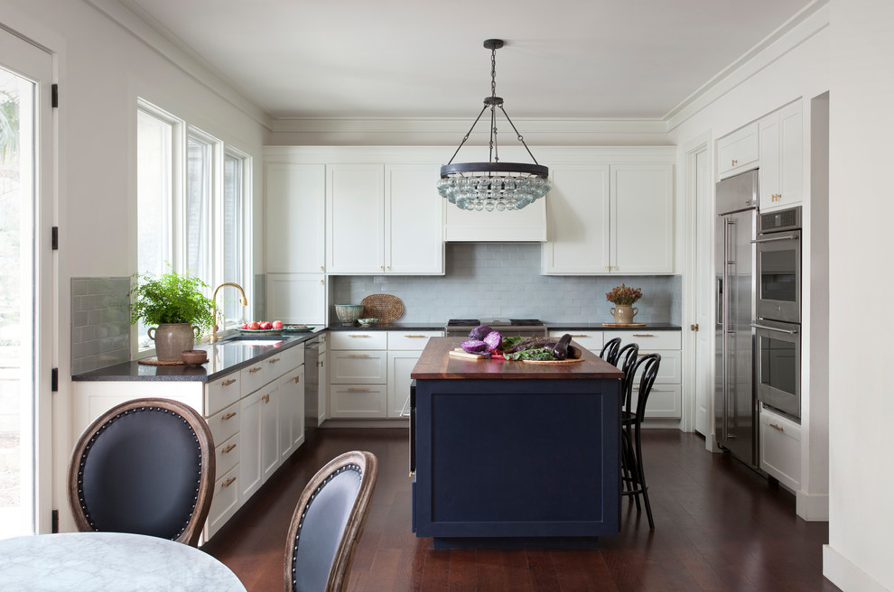 Inspiration for a traditional kitchen in Austin.