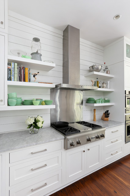 Cómo limpiar armarios, azulejos y encimeras de una cocina blanca muy  sucios: consejos caseros con vinagre de limpieza, agua con limón,  bicarbonato y amoníaco.