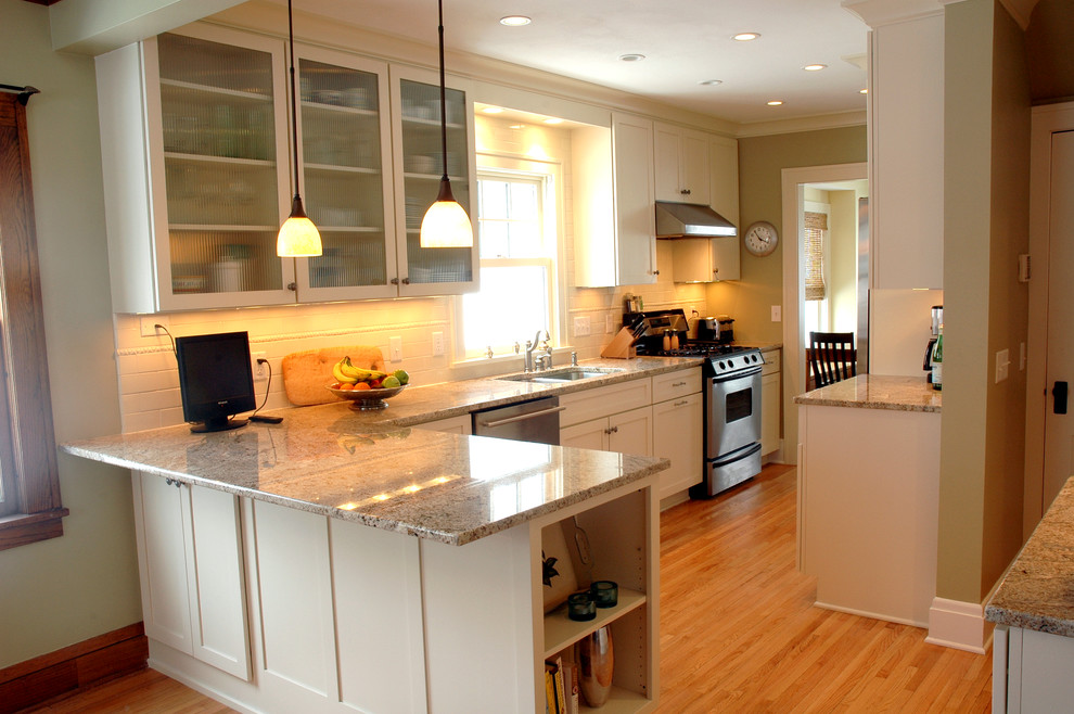 An Open Kitchen Dining Room Design In A Traditional Home Traditional Kitchen Minneapolis By Bridgewater Houzz