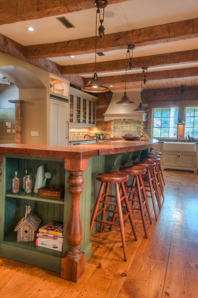 Idéer för att renovera ett stort rustikt kök, med en rustik diskho
