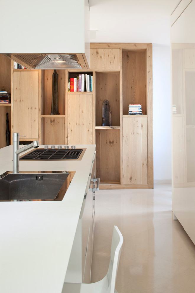 Example of a minimalist kitchen design in Tel Aviv