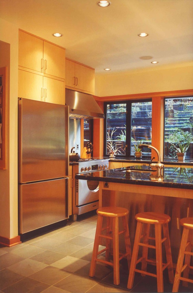 This is an example of a contemporary kitchen in Seattle.