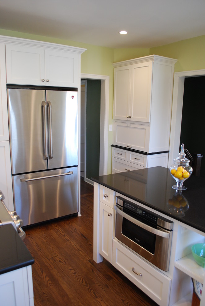 Arlington Heights White Painted Kitchen by Sauer Kitchen Solutions