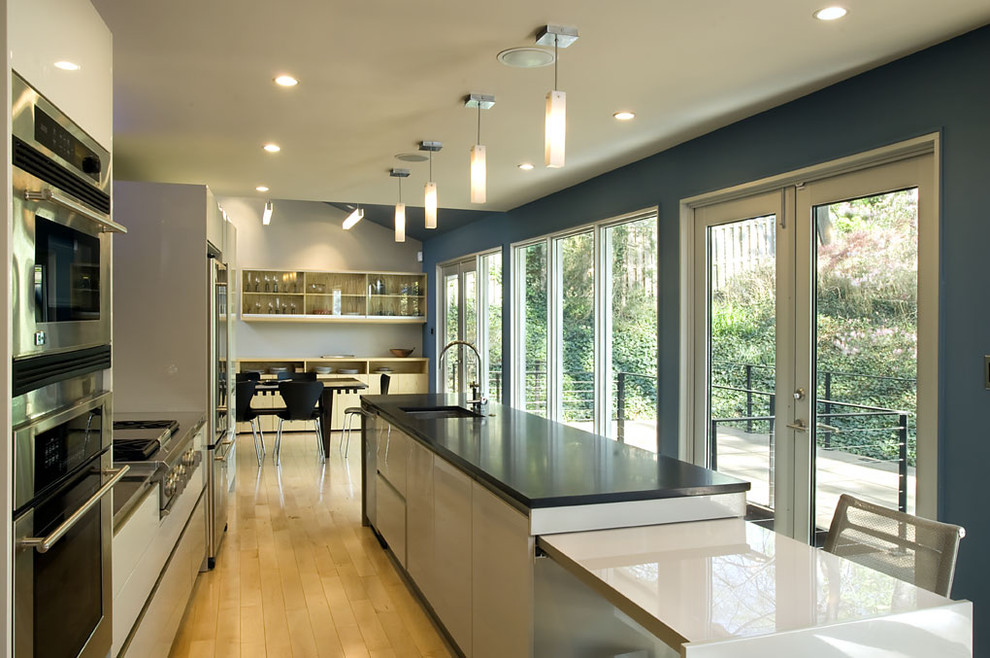Trendy kitchen photo in DC Metro with stainless steel appliances