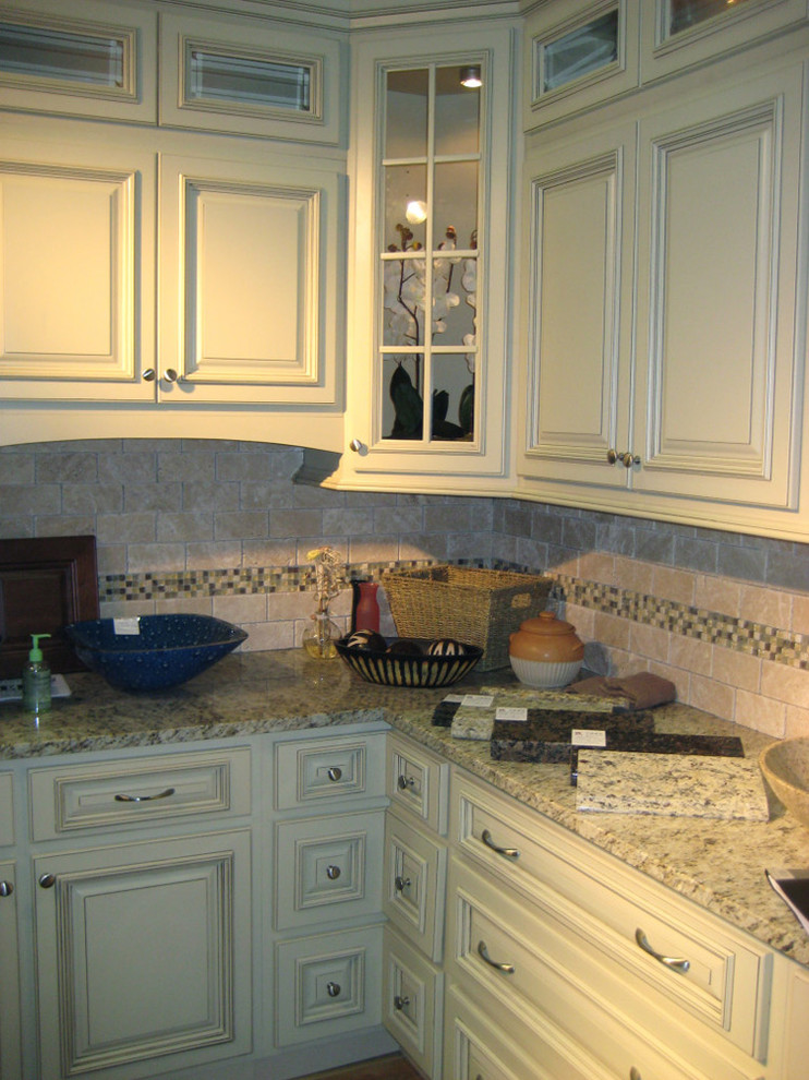 Arlington White Kitchen Home Design Traditional Kitchen