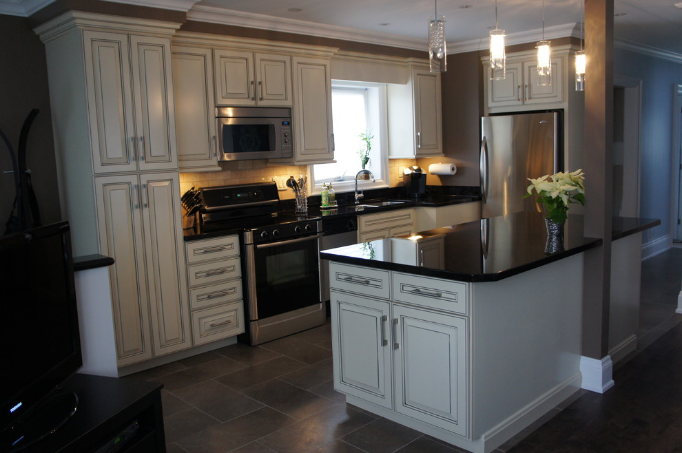 Armstrong Kitchen All wood Traditional Kitchen Toronto