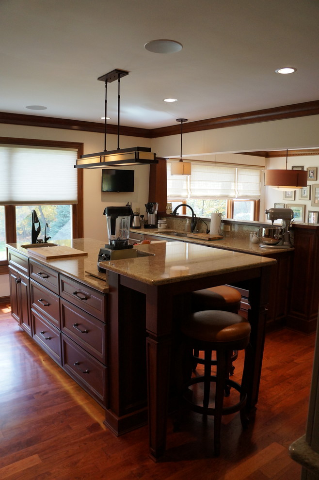 Design ideas for a medium sized traditional kitchen in Indianapolis.