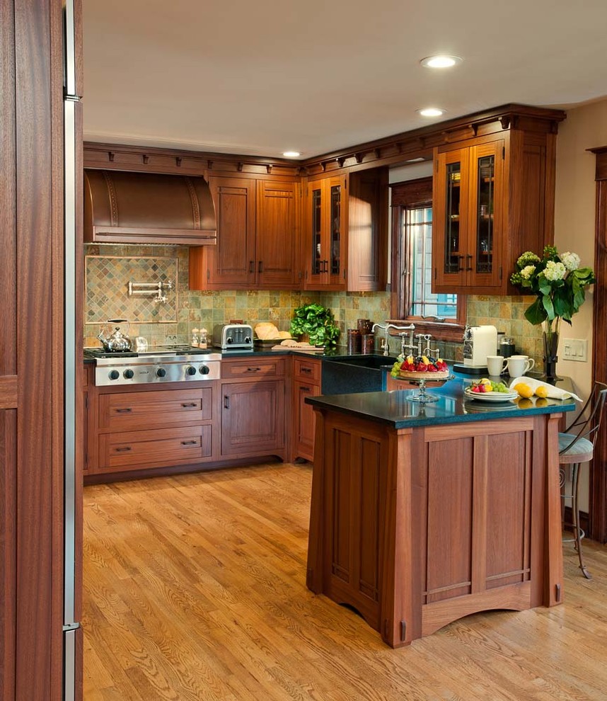 Kitchen - craftsman kitchen idea in Burlington