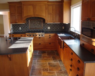 Arts Crafts Mission Kitchen Teaneck Nj Kitchen Maple Cabinets Arts Crafts Kitchen New York By Suburban Cabinets Houzz Uk