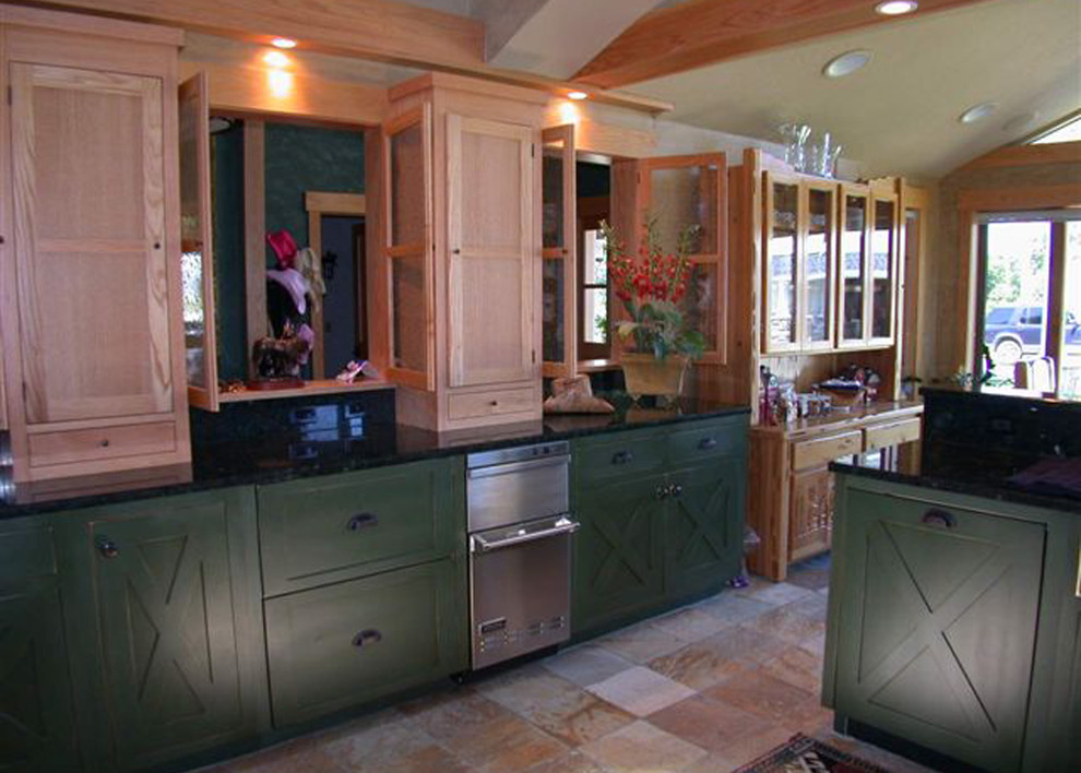 グランドラピッズにあるエクレクティックスタイルのおしゃれなキッチンの写真