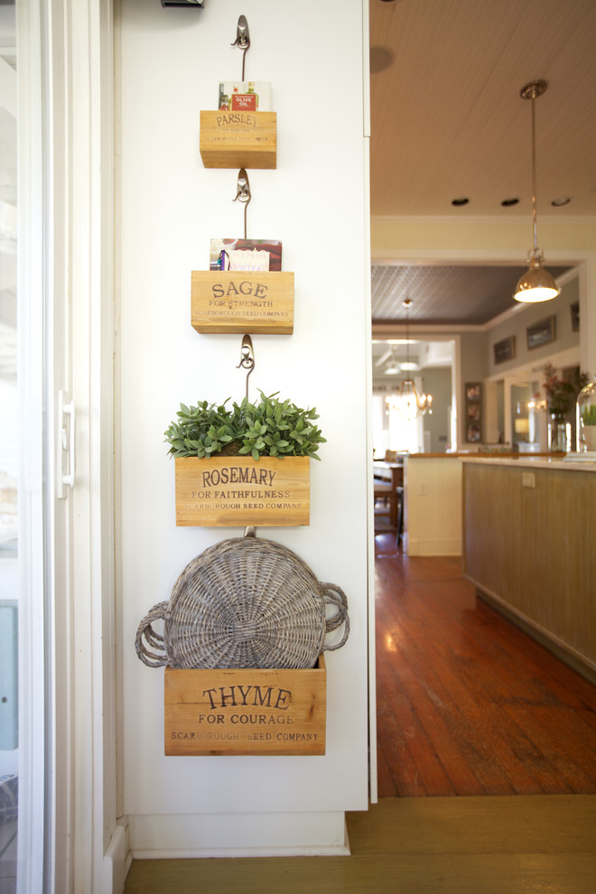 Example of a country kitchen design in Austin