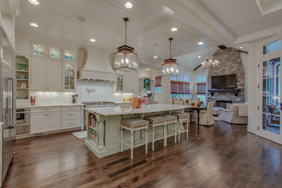 Inspiration for a traditional kitchen in Nashville.