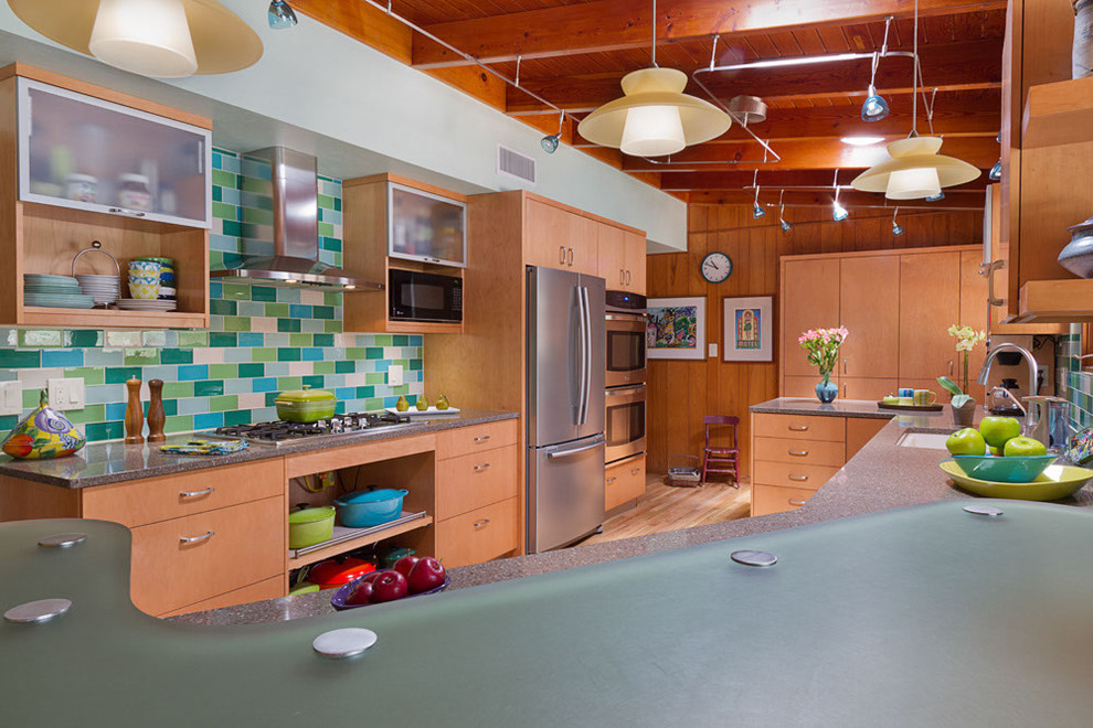 Kitchen - contemporary kitchen idea in Phoenix