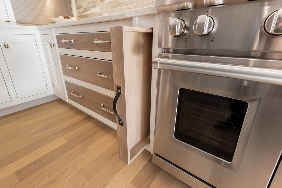 Bakes & Kropp Cold Spring Harbor Showroom Farmhouse Kitchen New