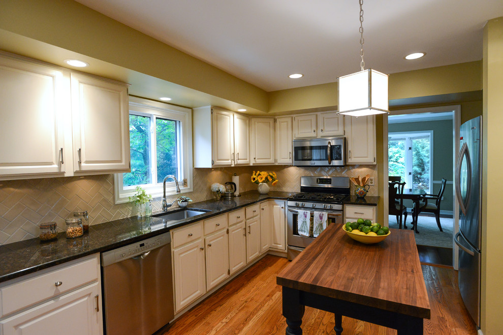 Bala Cynwyd Traditional Kitchen Philadelphia by Mel McDaniel