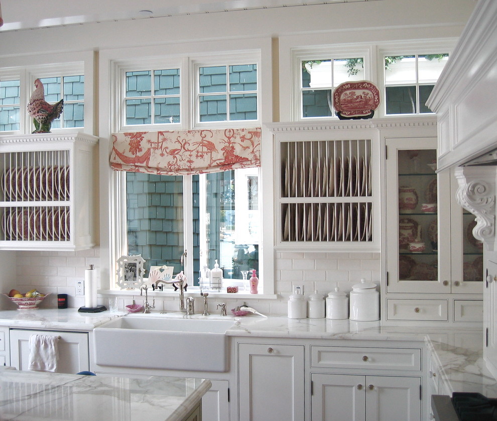 Inspiration for a timeless kitchen remodel in Orange County