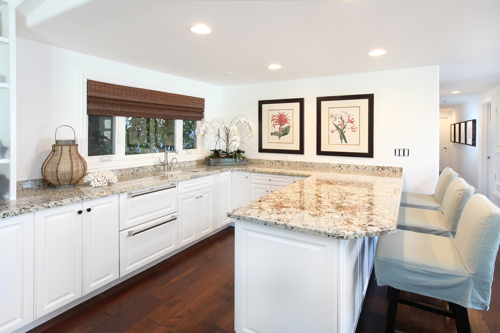 This is an example of an eclectic kitchen in Orange County.