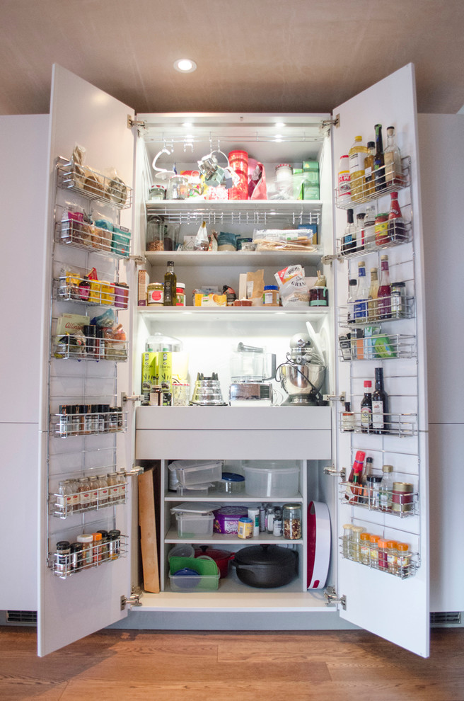 Bannister - Modern - Kitchen - London - by Nolte Kitchens UK | Houzz