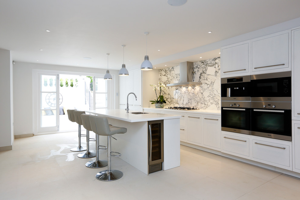 Trendy kitchen photo in Surrey