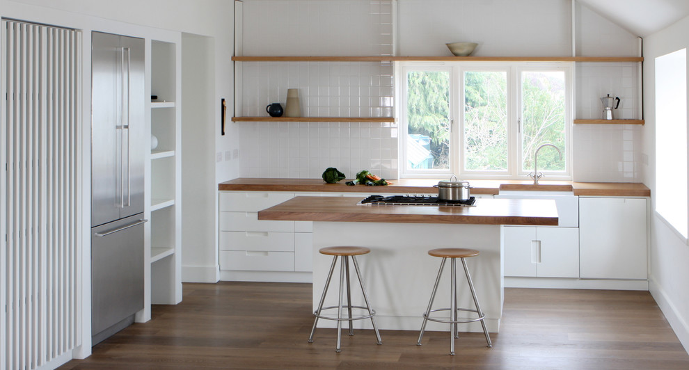BAYFIELD Contemporary Kitchen Devon by JAMES VERNER FURNITURE