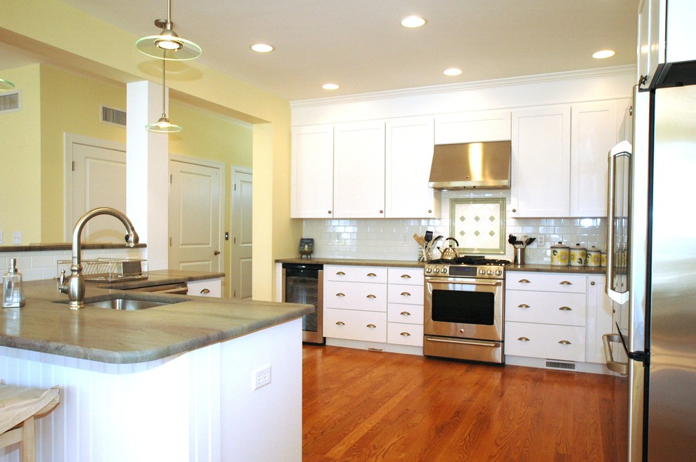 Beach House Traditional Kitchen New York by Town & Country