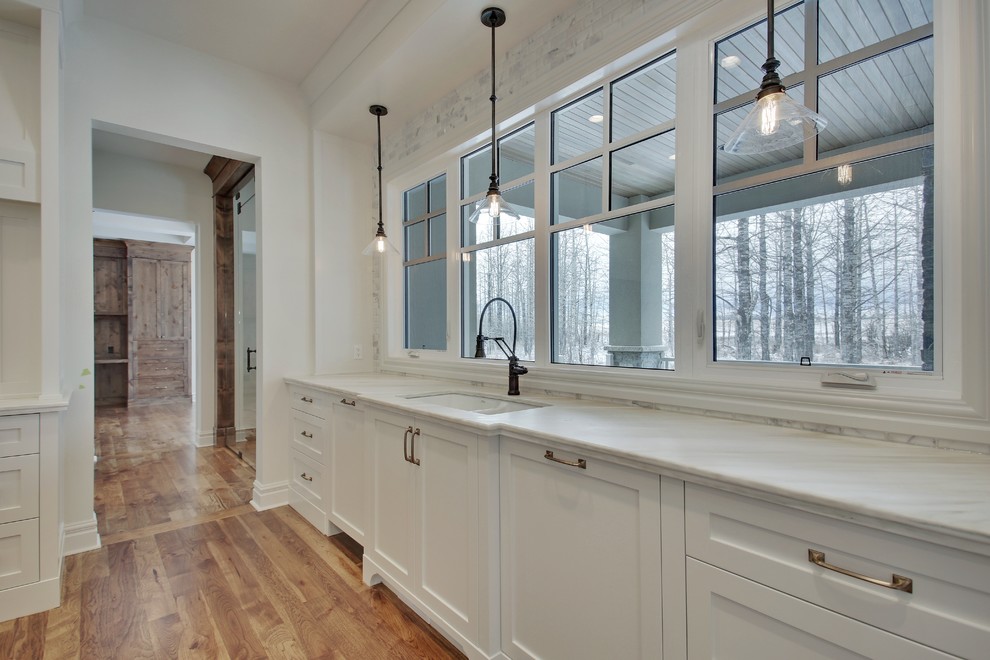 This is an example of a traditional kitchen in Calgary.