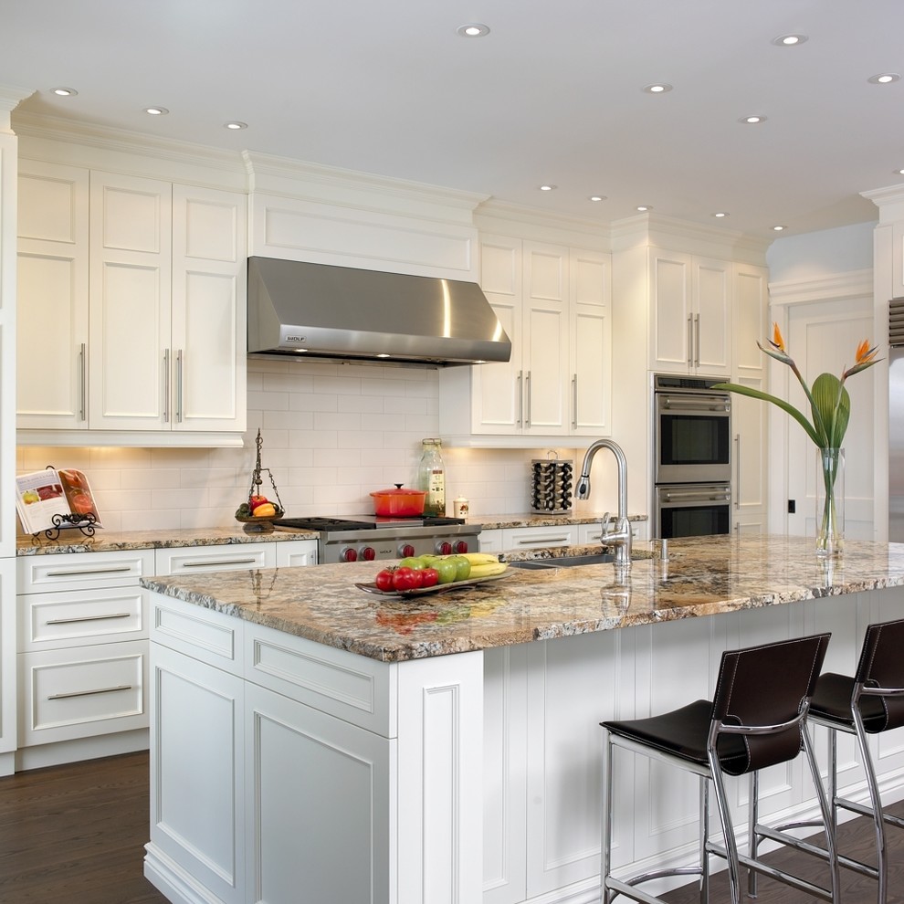 Design ideas for a contemporary kitchen in Montreal with stainless steel appliances.