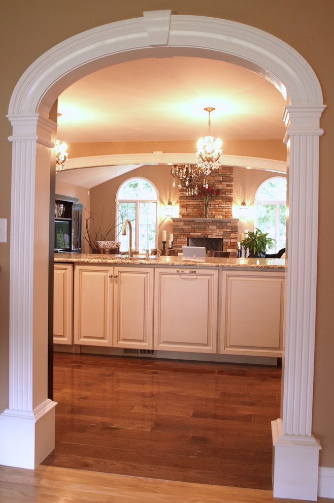 Beautiful Arched Entryway Detail in the Trim Traditional Kitchen