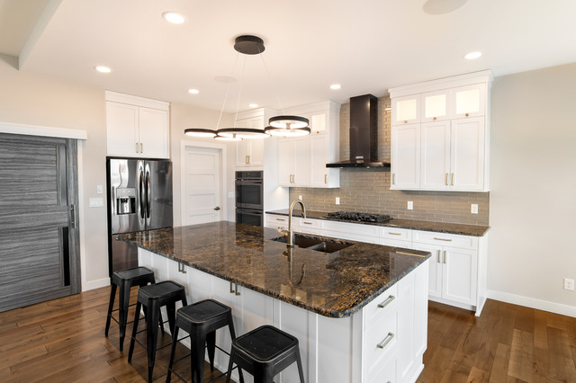 Simple Houzz White Kitchen Cabinets Black Countertops for Small Space
