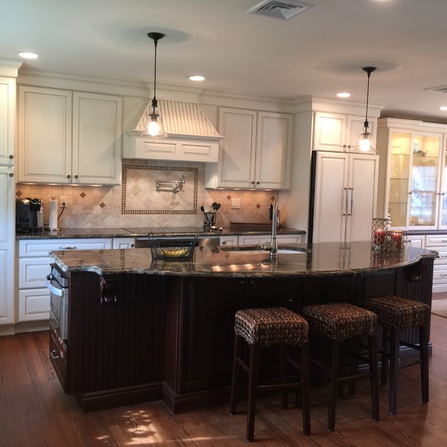 Beautiful Open Concept Kitchen & Dining Room Traditional Kitchen