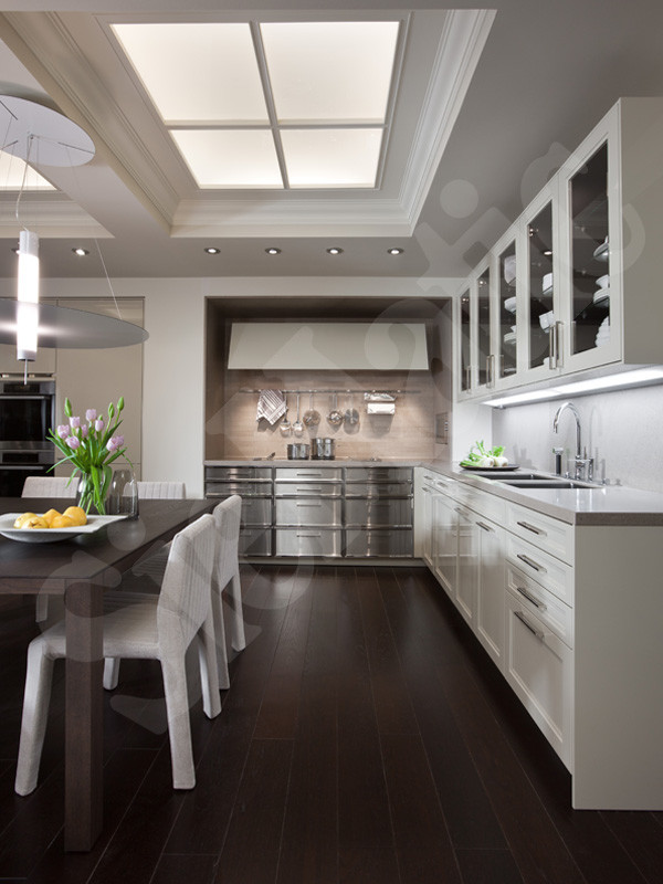 Photo of a contemporary kitchen in San Francisco.