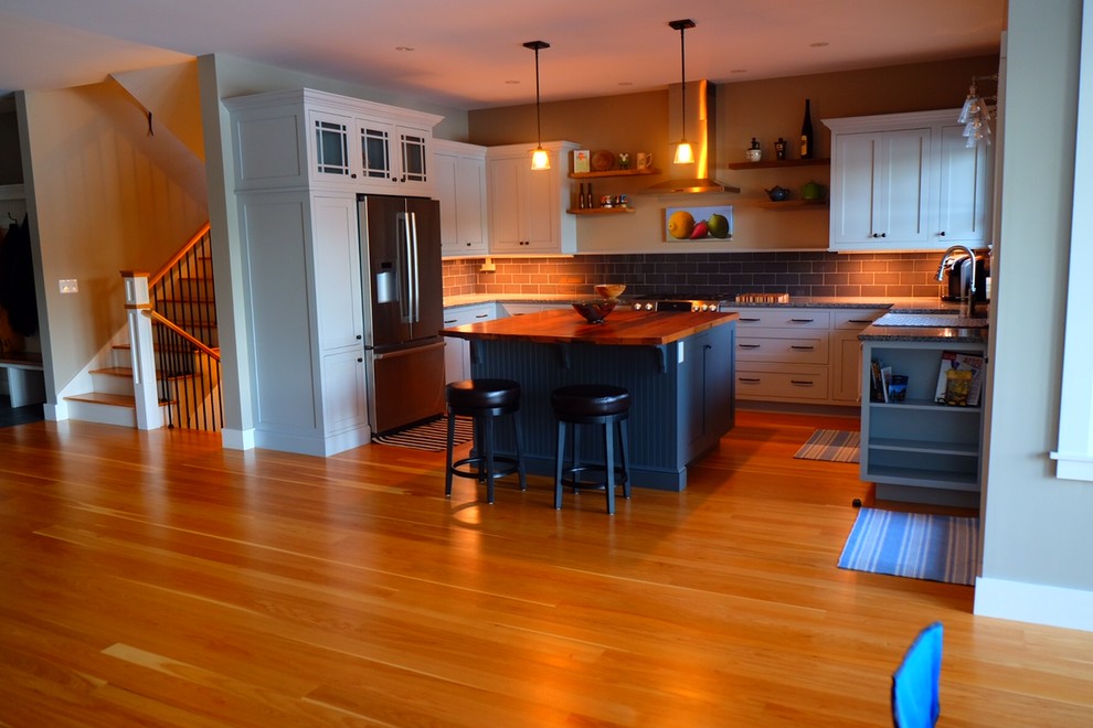 Example of a trendy kitchen design in Boston